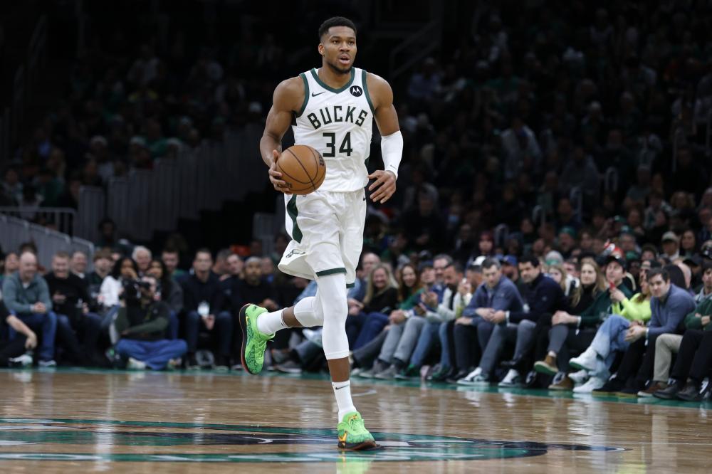 迅速拉开至 迅速拉开至